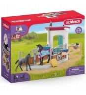 Zagroda dla koni z klaczą i źrebakiem Horse Club