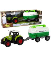 Traktor z przyczepką cysterna