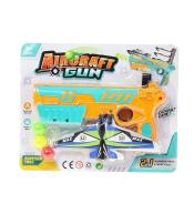 Pistolet na piłeczki piankowe z wyrzutnią samolot.