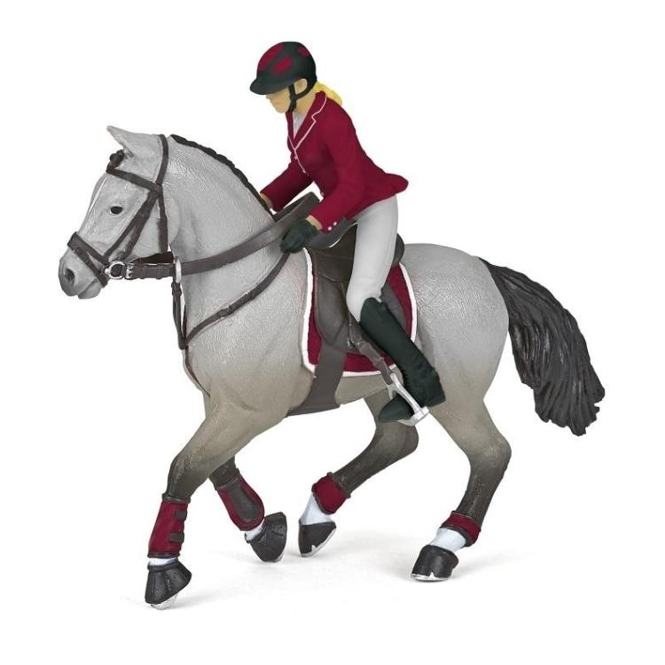 Koń z amazonką na zawodach