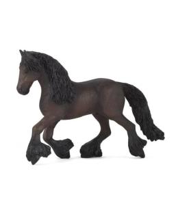 Klacz rasy fryzyjskiej