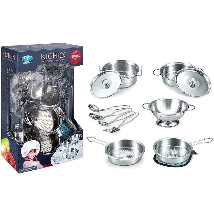 Zestaw naczyń metalowych