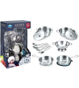 Zestaw naczyń metalowych