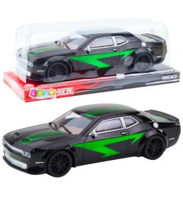 Terenówka z napędem i błyszczącą karoserią